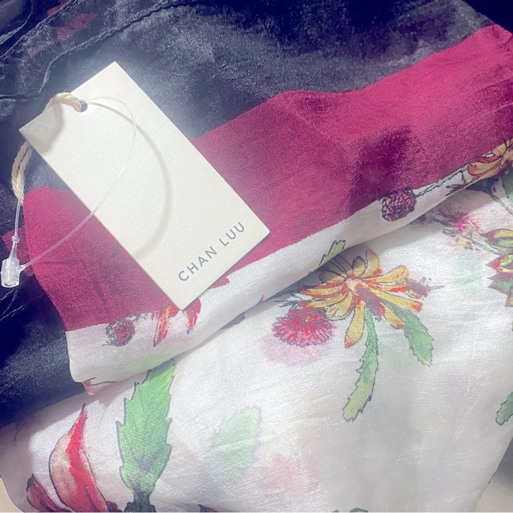 NWT Chan Luu 100% Silk Floral Large Designer Scarf Made in India